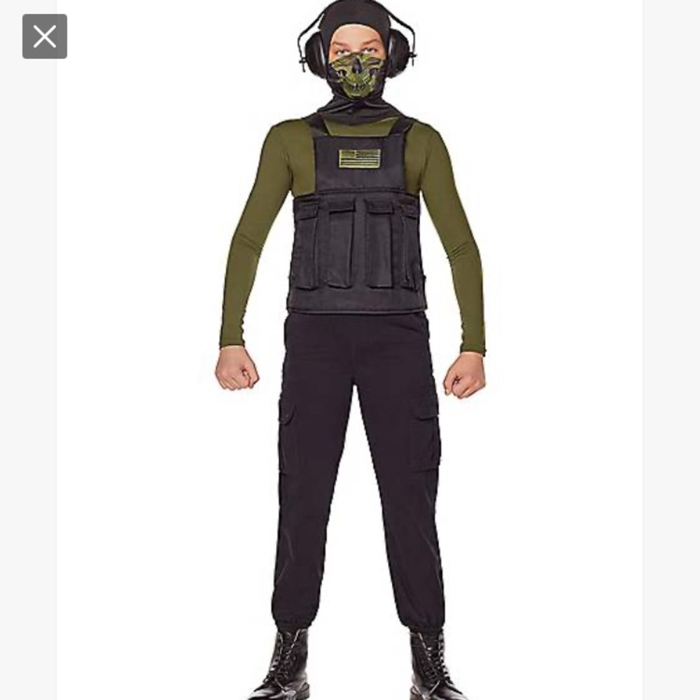 Spirit Halloween Army Kit